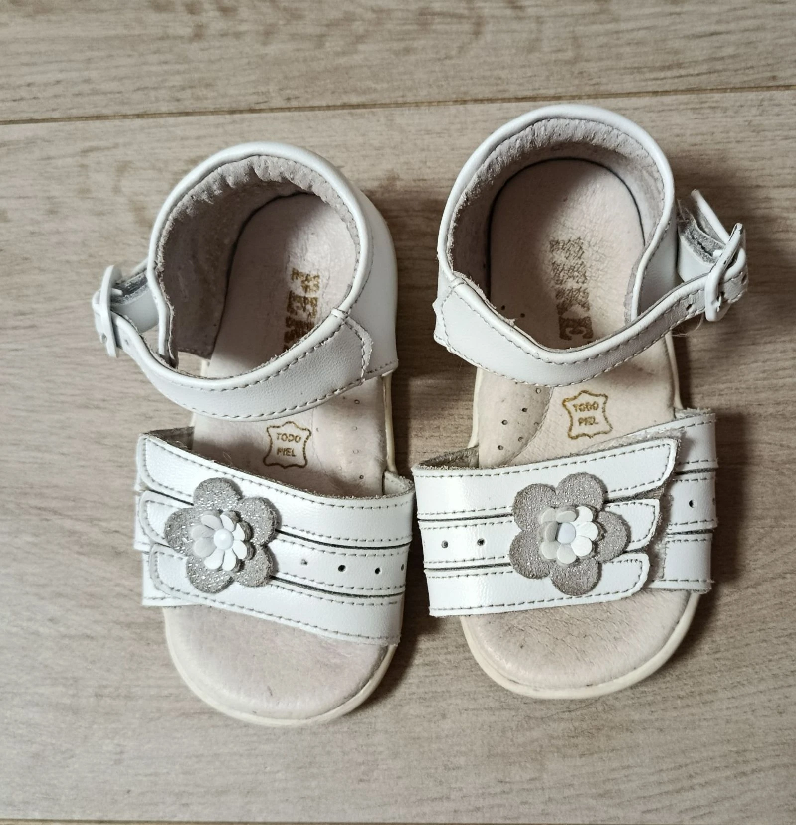 Sandalias blancas bebé 